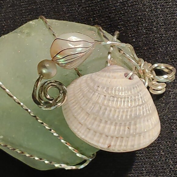 Beach Glass Pendant Seafoam Green Wave Sculpted Hand-twist, Silver Sterl setting - Picture 5 of 10